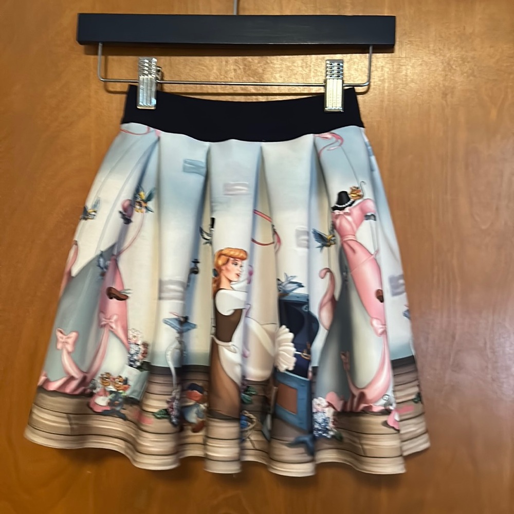Monnalisa Skirt. Size 5.